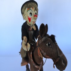 German nodling horse and clown